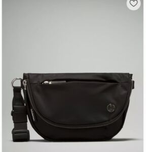 (NWT) Lululemon All Night Festival Bag 5L in Black/Silver